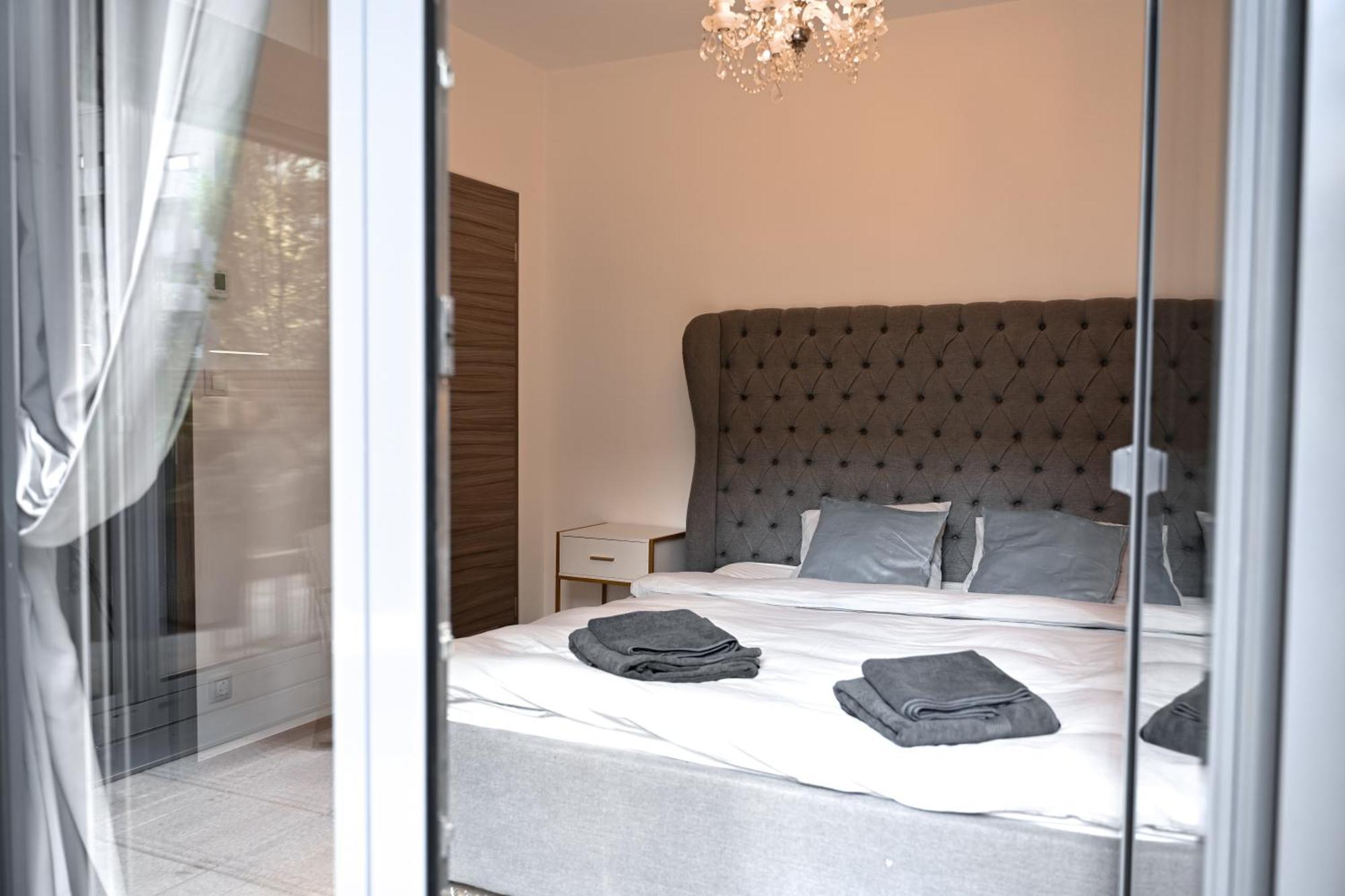 Lovely Family Suite Прага Экстерьер фото